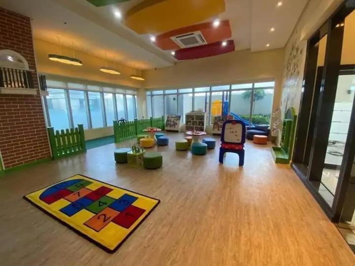 Quiet And Cozy 1br Hub At Bgc Apartment *